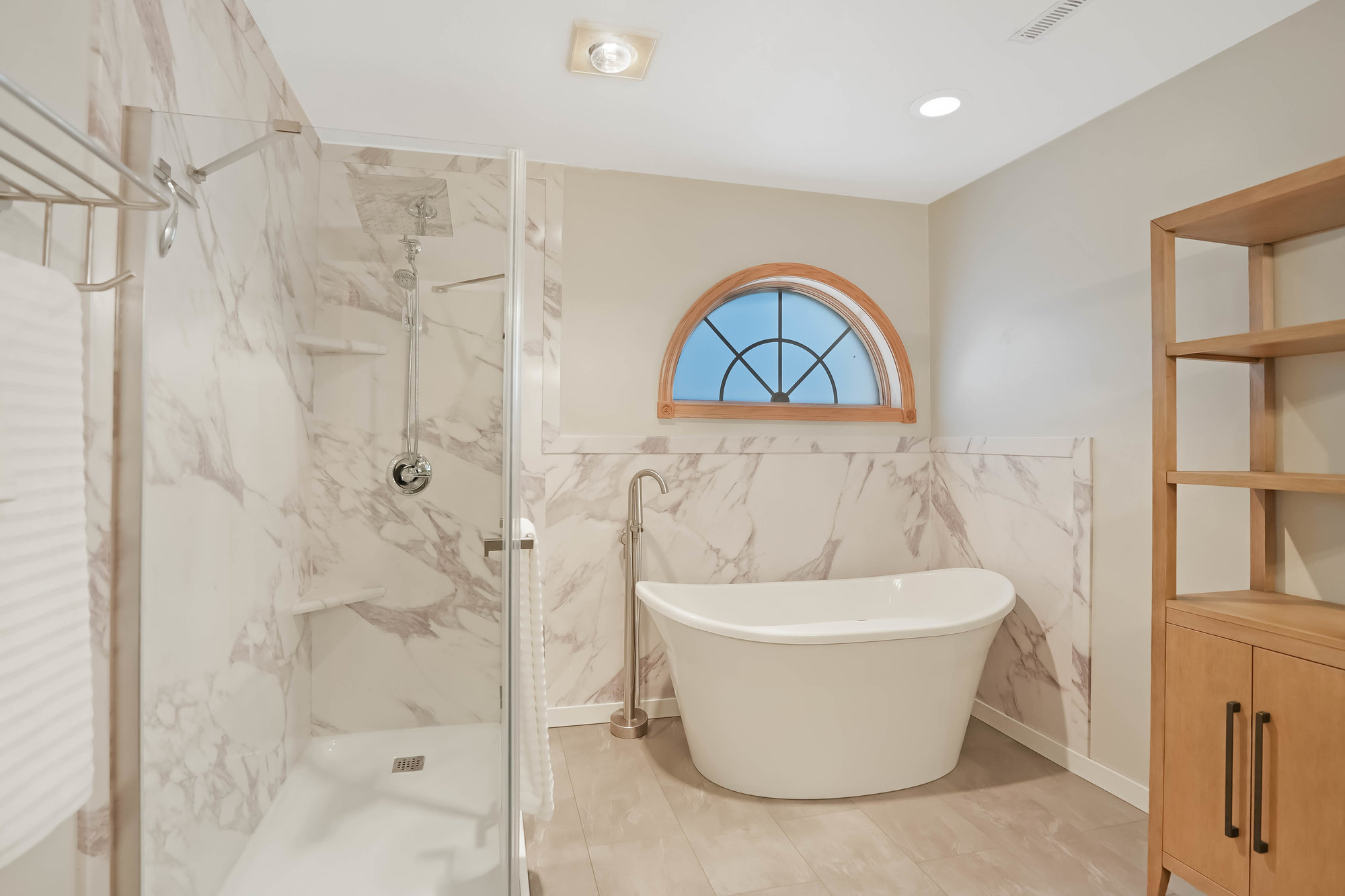 Looking for the perfect home for entertaining? 4129 Tiffany Lane is THE home for you!